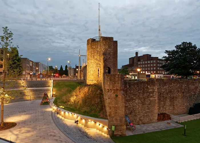 Settle Southampton - Stylish Self Check-In Rooms & Self Catering Suites
